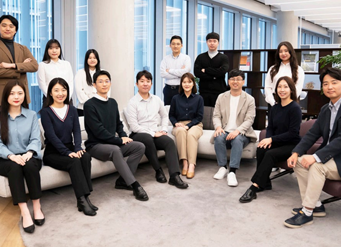 첨단기술과 데이터 기반의 새로운 비전으로 디지털 시대의 변화를 주도하다